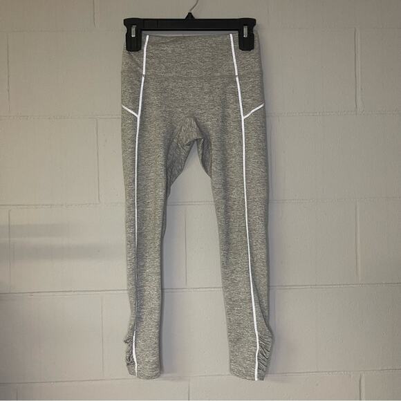 FP Movement You’re a Peach 7/8 Leggings in Grey Women’s Sz XS Athletic Leggings - Picture 5 of 13